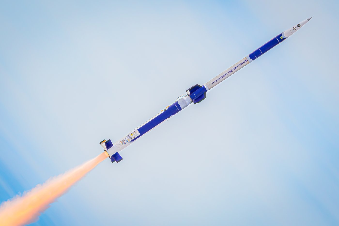 Mach 'N' Roll launching to a 31,850-ft apogee
